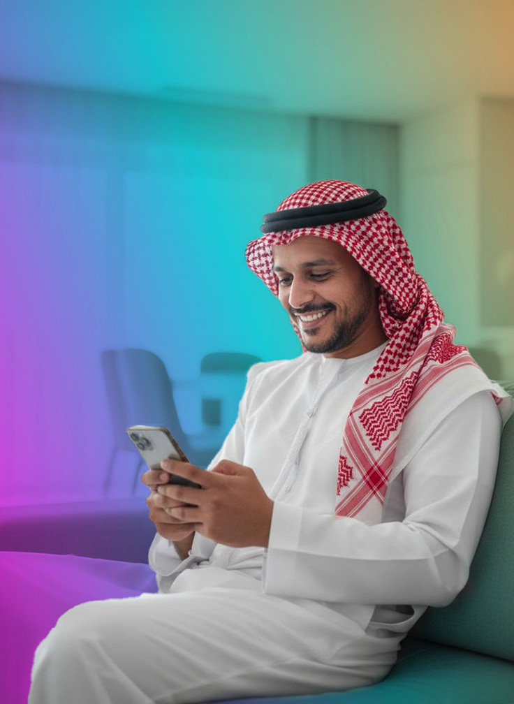مستخدم سعودي يستمتع بتجربة لاميت